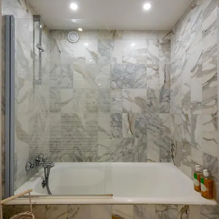 Διαμέρισμα 2-br Sea View & Pool Croix Des Gardes *