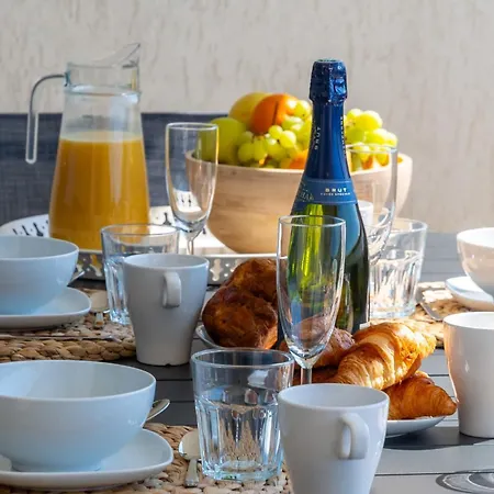 2-br Sea View & Pool Croix Des Gardes